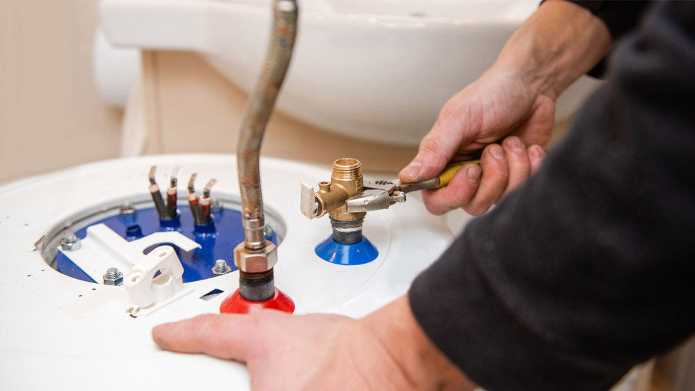 Water Heater Maintenance in Alto Bonito Heights